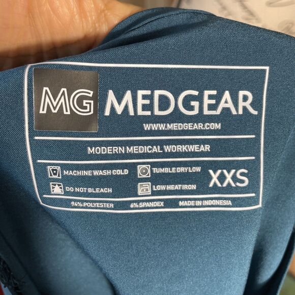 MEDGEAR Scrubs Top Green Women's Size XXS Medical Apparel V-Neck Short Sleeve - Picture 6 of 6